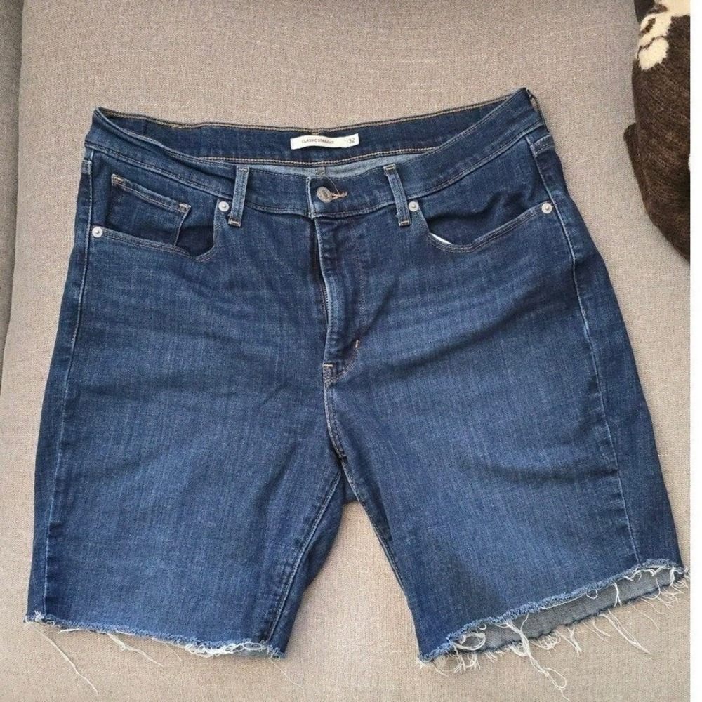 Levis Classic Straight Denim Shorts Dark Wash Cut Off Frayed Hem Womens 32‎